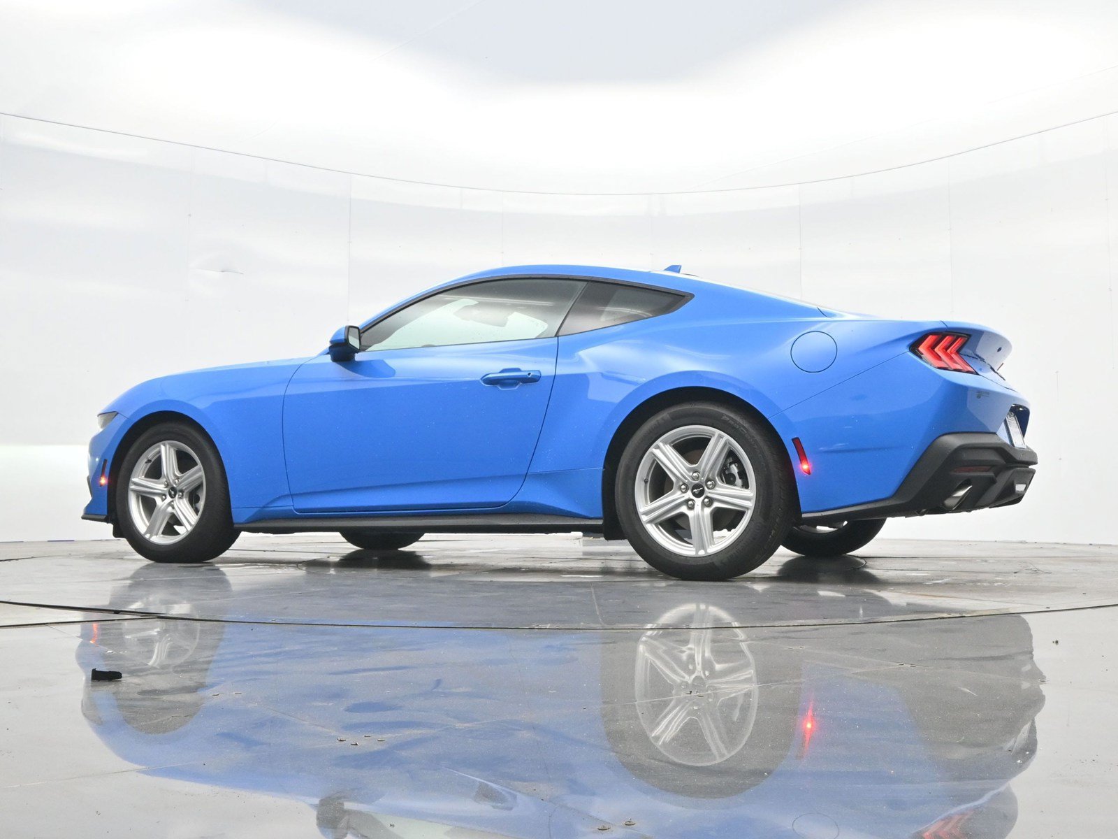 Used 2026 Ford Mustang Coupe RWD image 32
