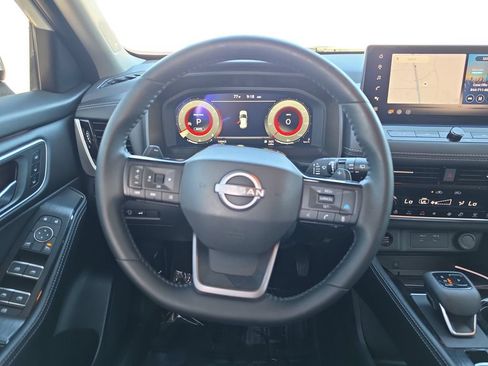 Used 2026 Nissan Rogue Platinum w/ Platinum Premium Package AWD/4WD image 13
