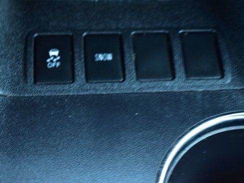 Used 2014 Toyota Highlander LE FWD image 39
