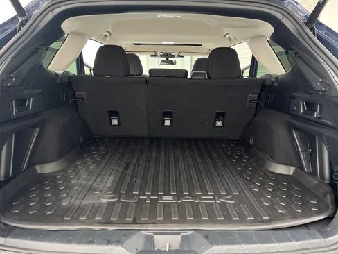 Used 2023 Subaru Outback Premium image 31
