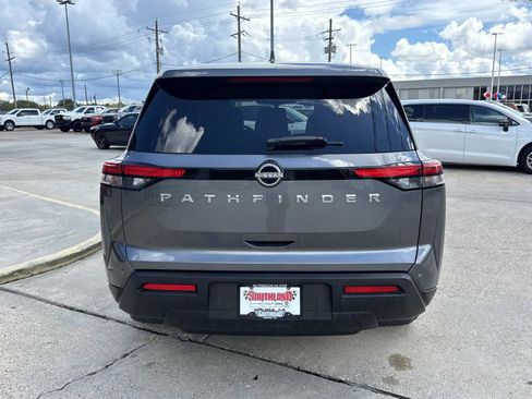 Used 2022 Nissan Pathfinder S FWD image 6