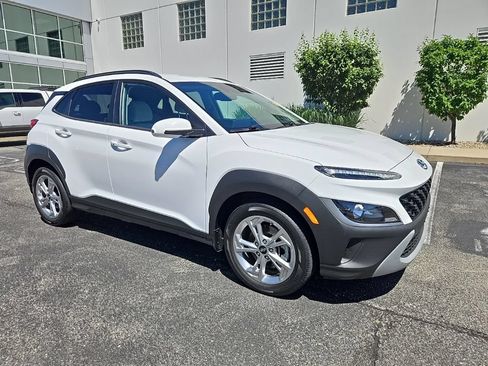Certified 2023 Hyundai Kona SEL AWD/4WD image 4
