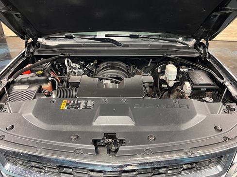 Used 2019 Chevrolet Suburban LS image 24