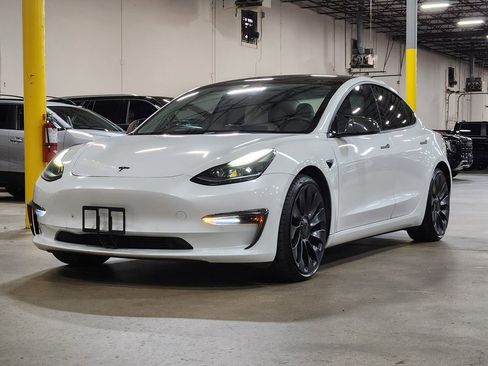Used 2022 Tesla Model 3 Performance image 4