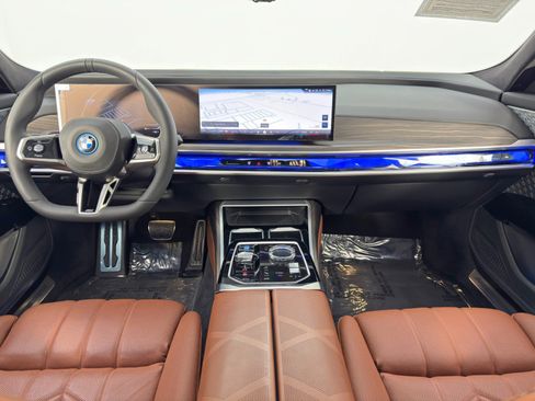 Used 2023 BMW i7 xDrive60 w/ Executive Package 2 image 13