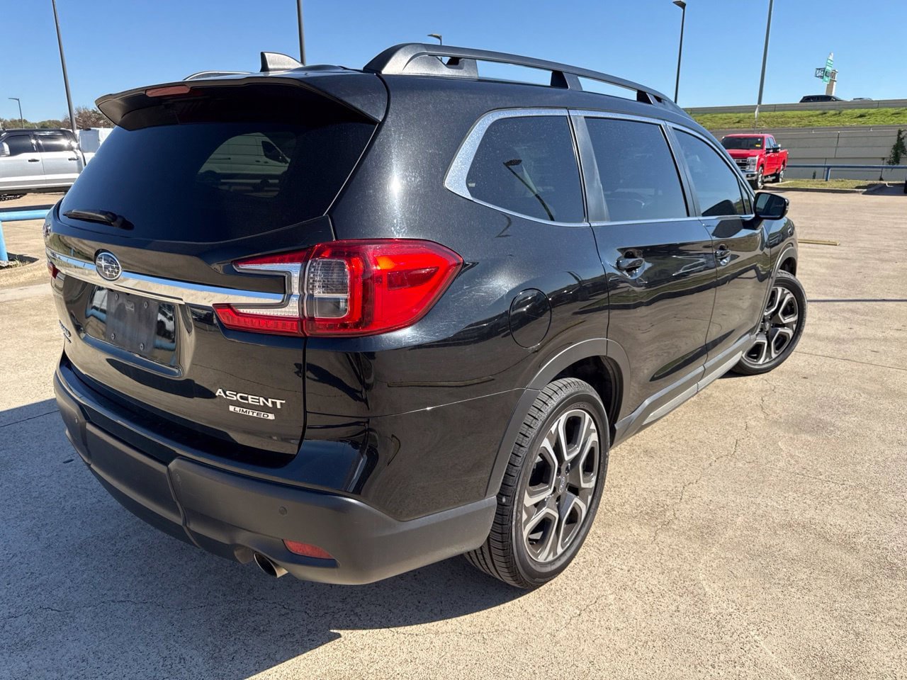 Used 2023 Subaru Ascent Limited AWD/4WD image 11