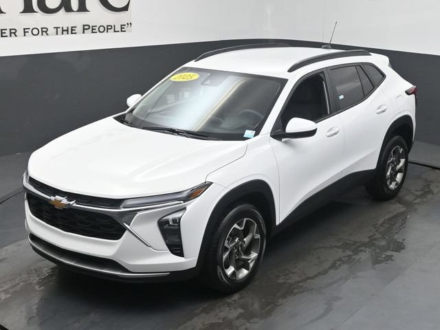 Used 2025 Chevrolet Trax LT FWD image 49