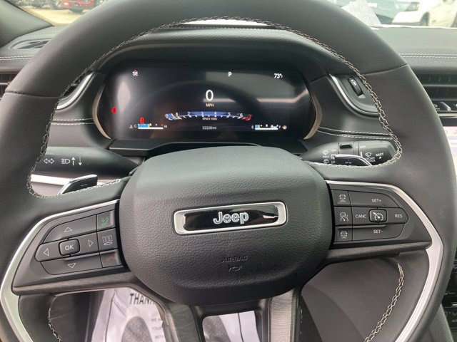 Certified 2024 Jeep Grand Cherokee Limited w/ Luxury Tech Group II AWD/4WD image 14