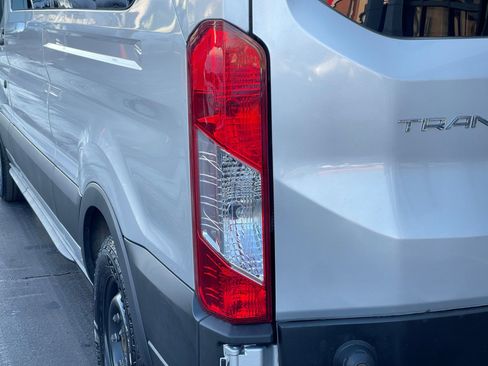 Used 2022 Ford Transit 350 XLT image 32