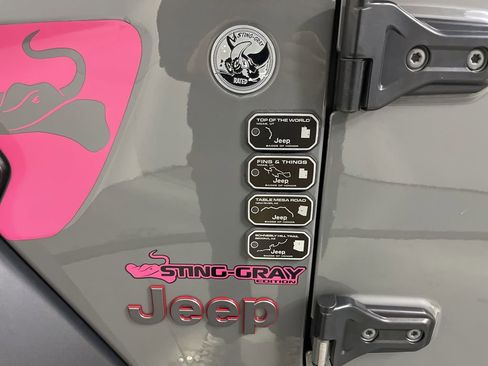 Used 2022 Jeep Wrangler Unlimited Rubicon w/ Cold Weather Group image 39