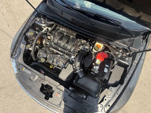 Used 2016 Ford Taurus SE FWD image 20