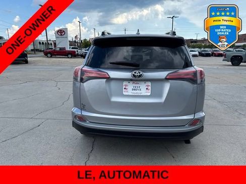 Used 2017 Toyota RAV4 LE FWD image 6