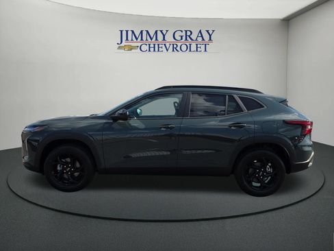 New 2026 Chevrolet Trax LT w/ Driver Confidence Package FWD image 2