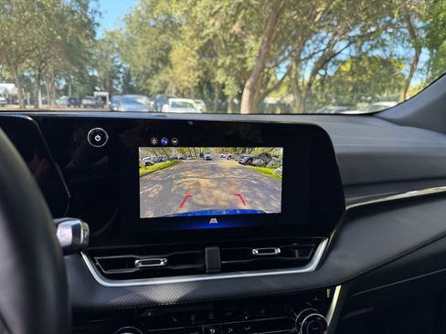 Used 2025 Chevrolet Equinox LT image 17