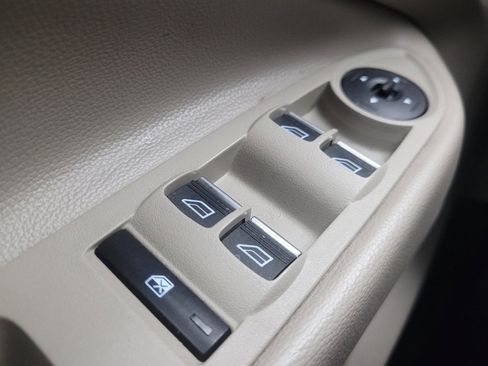 Used 2019 Ford Escape SE image 27