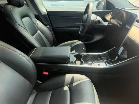 Used 2021 Tesla Model Y 2WD image 23