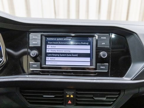 Used 2024 Volkswagen Jetta SE w/ Panoramic Sunroof Package image 22