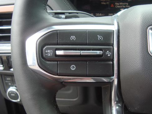 Certified 2025 GMC Yukon XL Denali AWD/4WD image 14