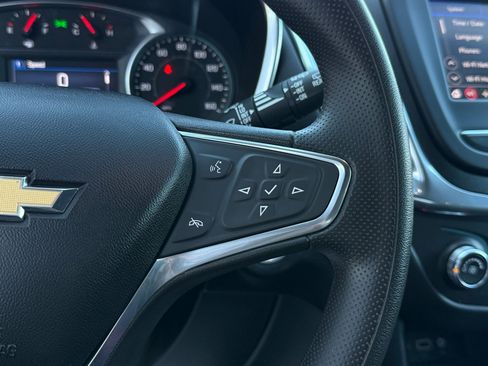 Used 2020 Chevrolet Equinox LT image 44