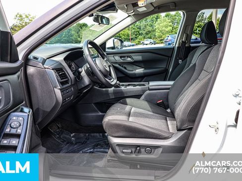 Used 2024 Nissan Rogue SV FWD image 18