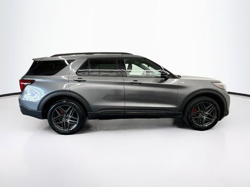 Used 2025 Ford Explorer ST-Line w/ ST-Line Street Pack AWD/4WD image 10