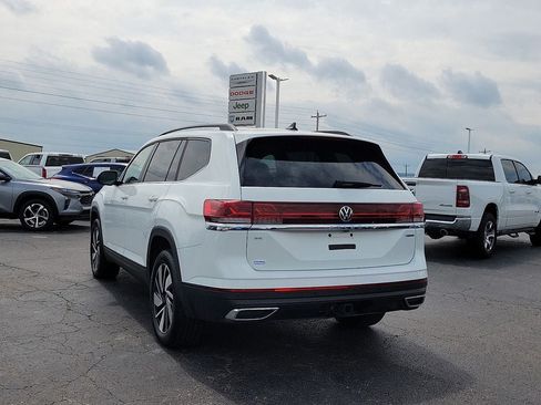 Used 2025 Volkswagen Atlas SE AWD/4WD image 4