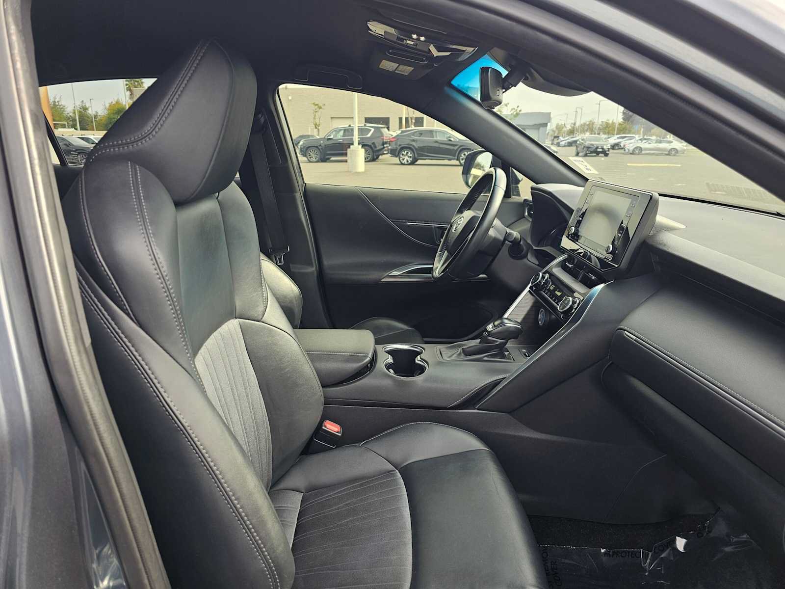 Used 2021 Toyota Venza XLE w/ Carpet Mat Package (TMS) AWD/4WD image 10