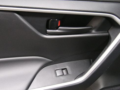 Certified 2025 Toyota RAV4 LE AWD/4WD image 20