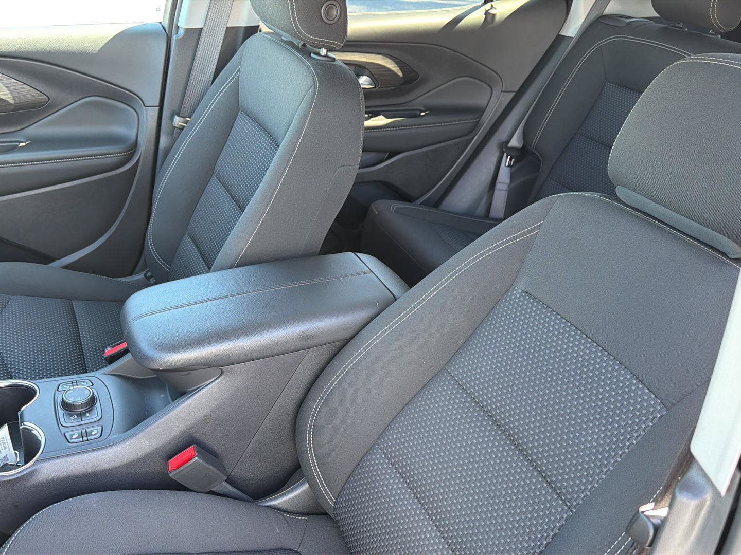 Used 2024 GMC Terrain SLE w/ Driver Convenience Package AWD/4WD image 27