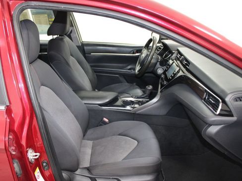 Used 2018 Toyota Camry LE FWD image 24