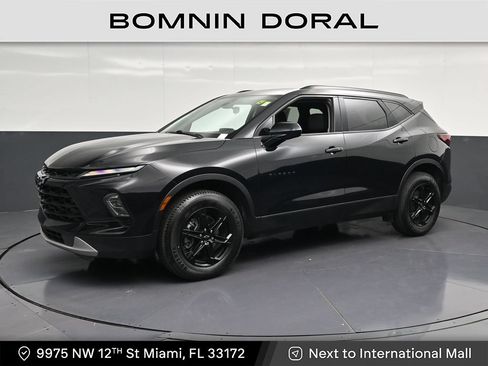 Used 2024 Chevrolet Blazer LT w/ Midnight/Sport Edition FWD image 1
