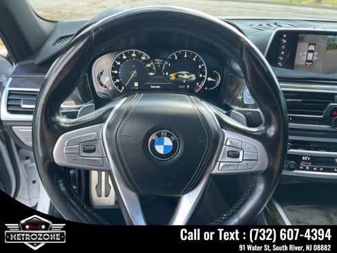 Used 2019 BMW 750i image 28