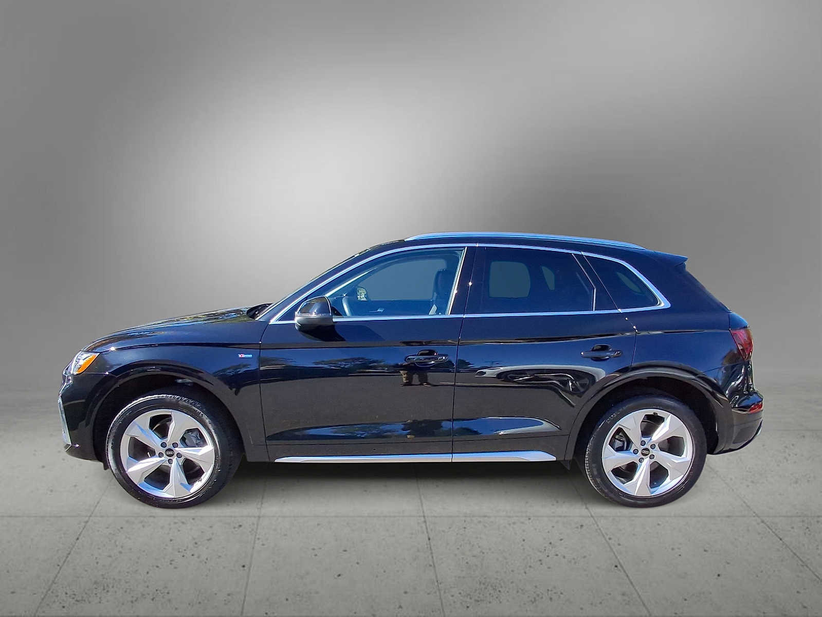 Certified 2023 Audi Q5 2.0T Premium Plus w/ Premium Plus Package AWD/4WD image 5