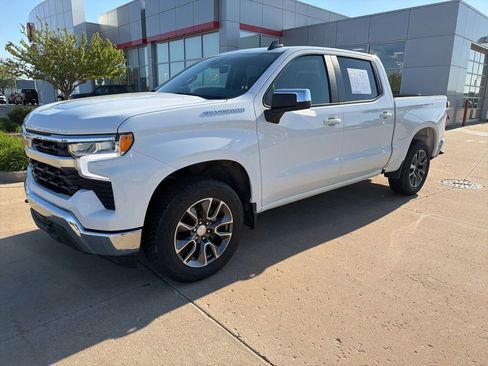 Used 2024 Chevrolet Silverado 1500 LT AWD/4WD image 1