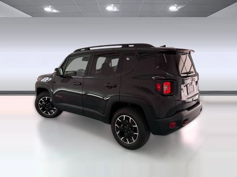 Used 2023 Jeep Renegade Trailhawk image 3