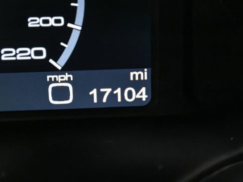 Used 2014 Ferrari F12 Berlinetta image 12