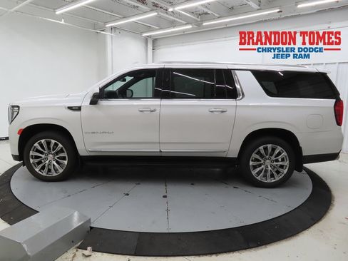 Used 2023 GMC Yukon XL Denali w/ LPO, Floor Liner Package AWD/4WD image 6