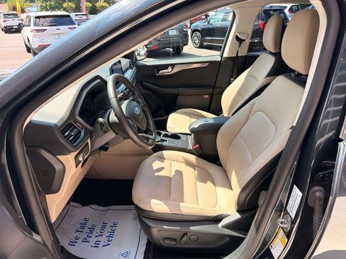 Used 2022 Ford Escape Titanium AWD/4WD image 10
