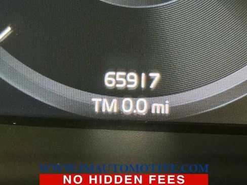 Used 2019 Volvo XC40 T5 Momentum image 22