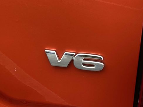 Used 2016 Toyota Tacoma TRD Sport AWD/4WD image 7