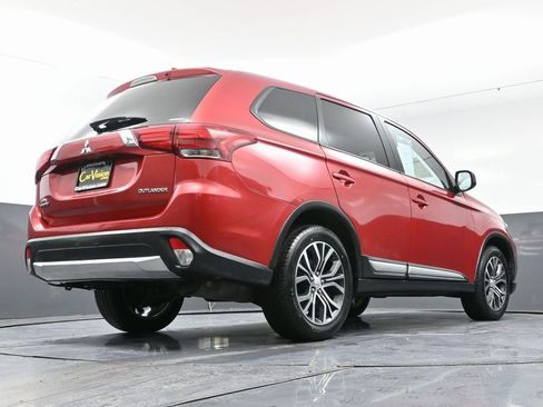Used 2018 Mitsubishi Outlander ES image 52