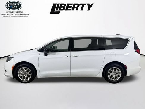 Used 2024 Chrysler Voyager LX FWD image 7