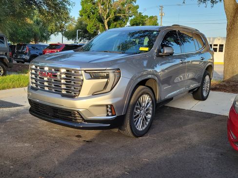 Used 2024 GMC Acadia Denali FWD image 5