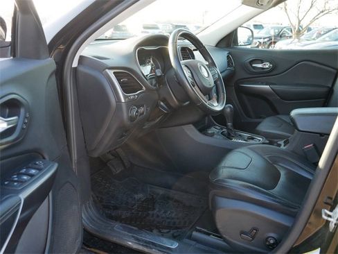 Used 2019 Jeep Cherokee Limited w/ Trailer Tow Group image 9