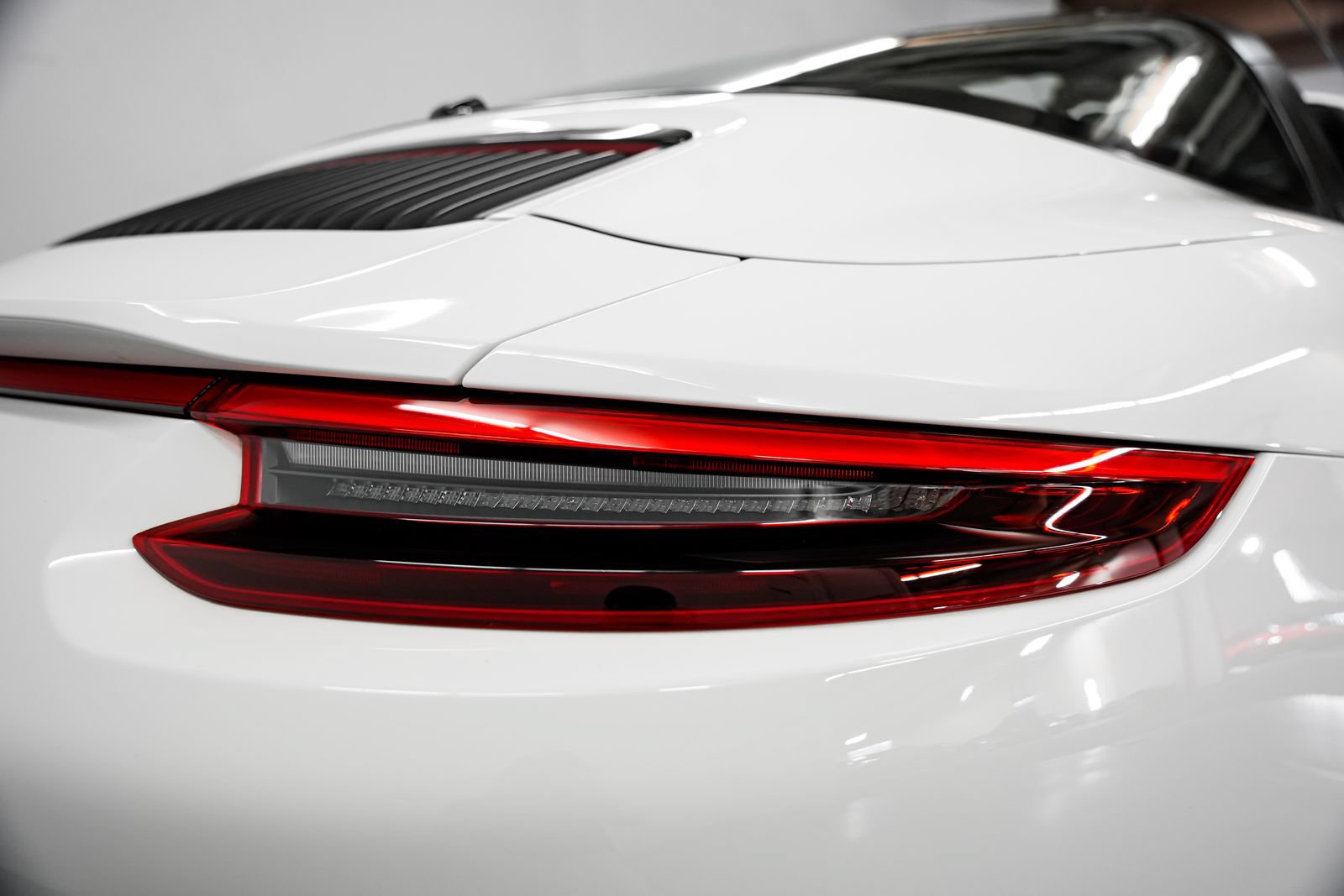 Used 2019 Porsche 911 Targa 4 GTS w/ GTS Interior Package AWD/4WD image 39