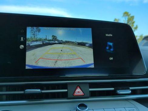 New 2025 Hyundai Elantra Limited image 20