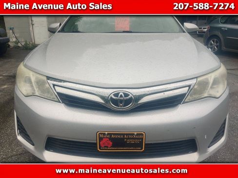 Used 2014 Toyota Camry LE FWD image 1