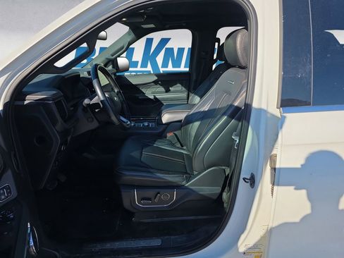 Used 2023 Ford Expedition Max Platinum AWD/4WD image 9