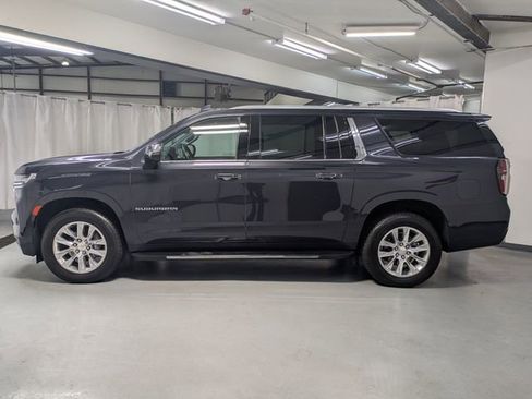 Used 2023 Chevrolet Suburban Premier image 6