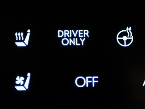 Used 2025 Hyundai Santa Fe Limited image 32